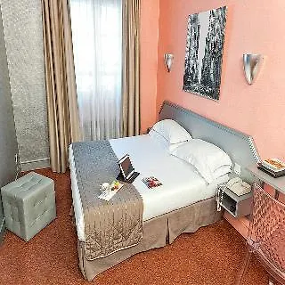 ***  Hotel Jean Gabriel Montmartre Paryż Francja